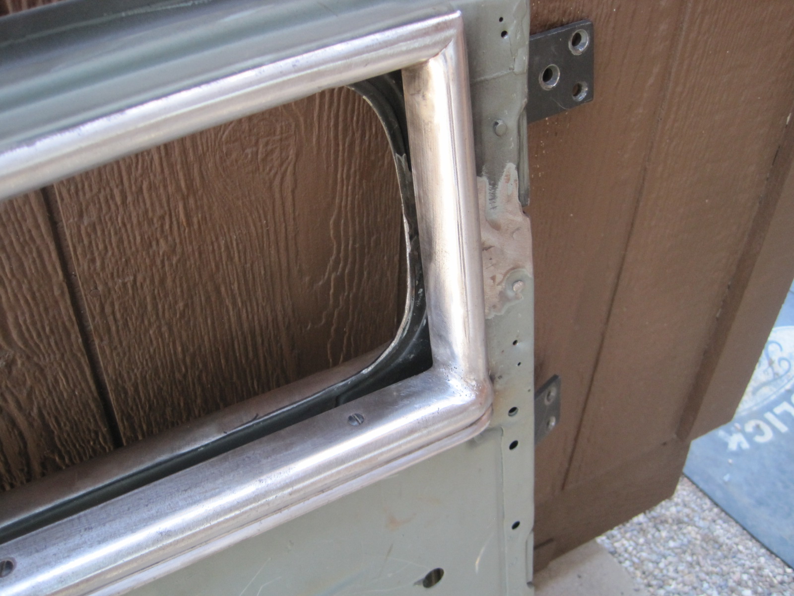 Passenger Door Window Garnish 019.JPG