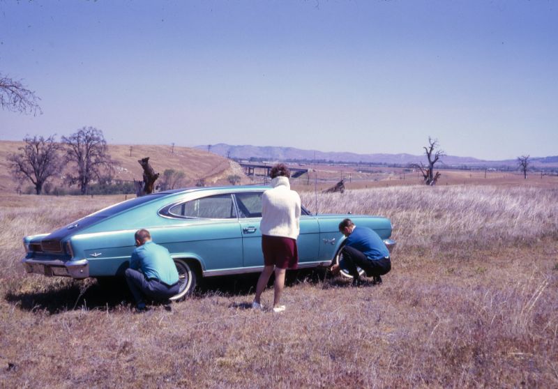 people-cars-1950s-1960s-27.jpg