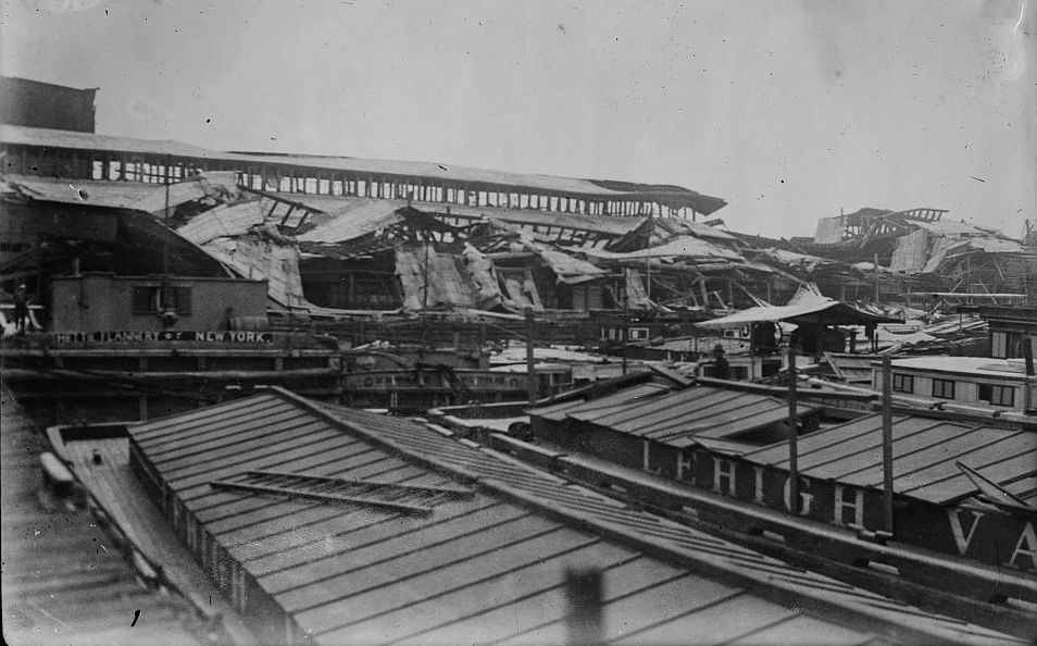 Pier,_Jersey_City_after_munitions_explosion_LOC_14687235026_(cropped).jpg