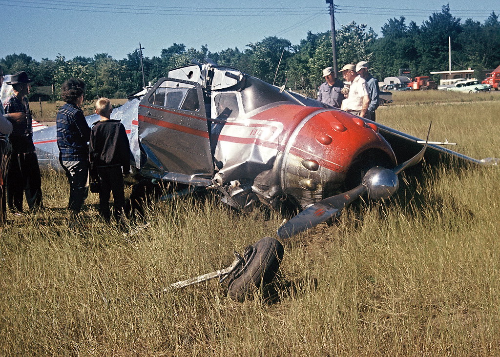 planes crash in vermont.jpg