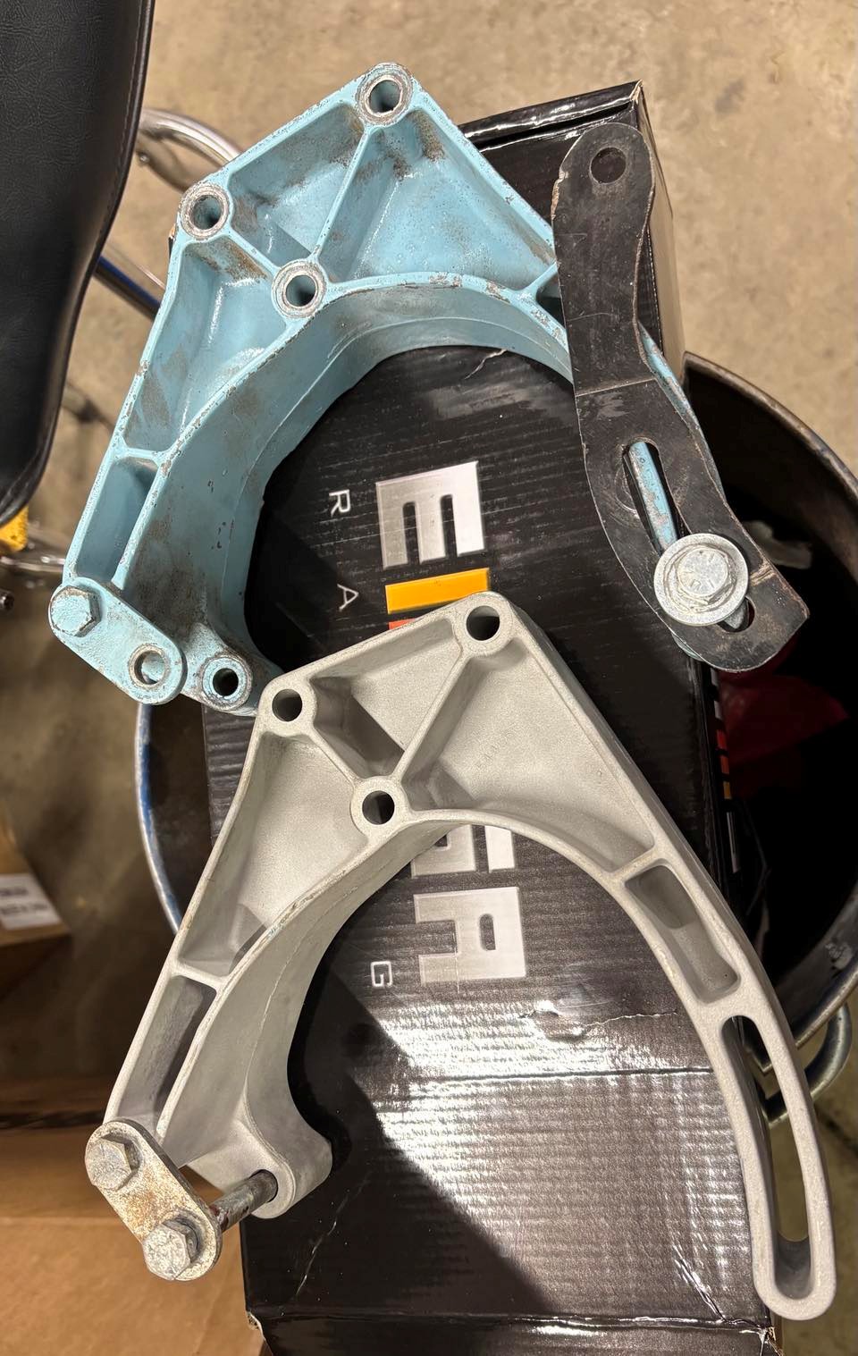 Pontiac (51) Alternator Brackets 2.jpg