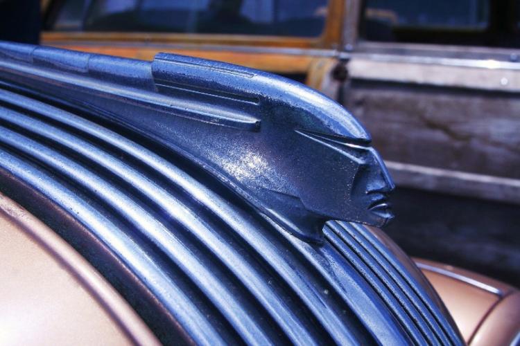 Pontiac hood 01.jpg