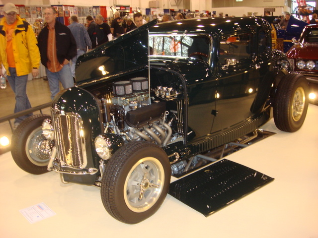 Poteet Roadchamp '32 5wd (by Moal Coachbuilders) GNRS '09 (hotrodladycrusr pic 1).jpg