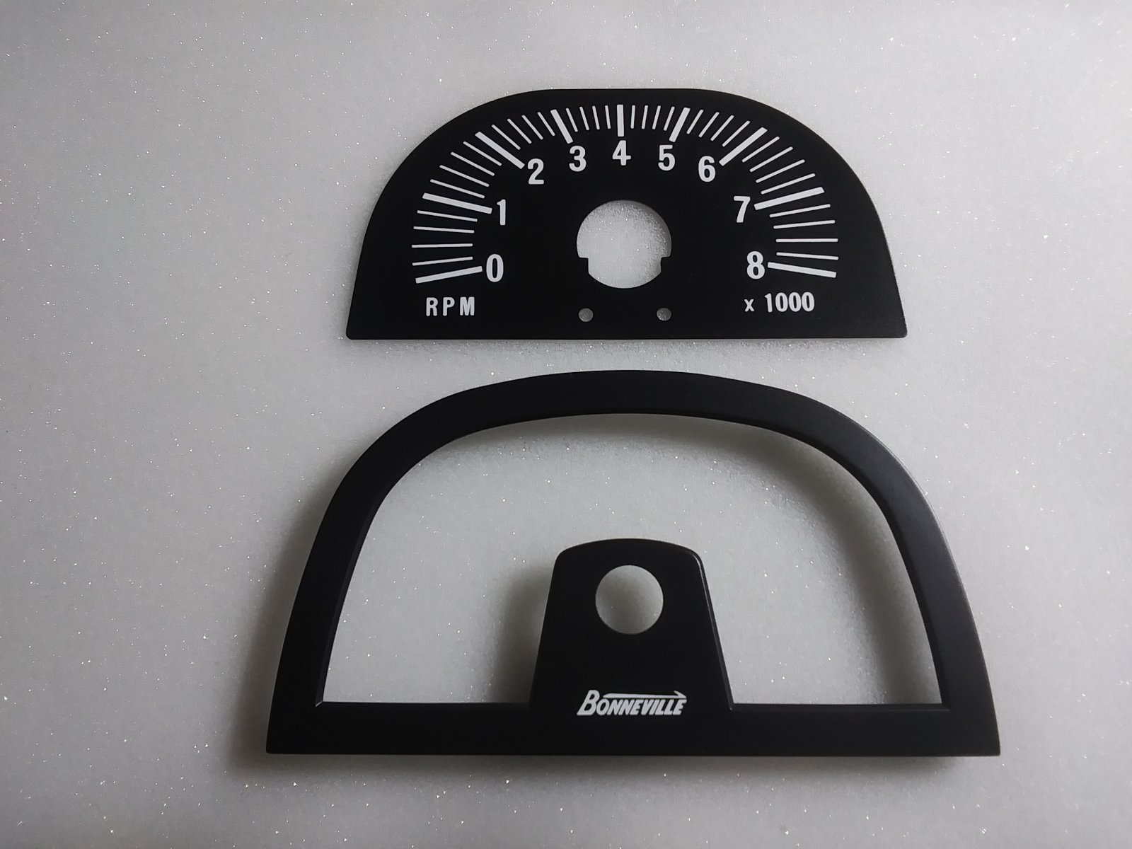 Potiac hood tach.jpg
