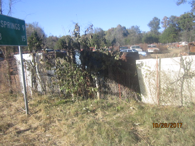 privacy fence 002.JPG