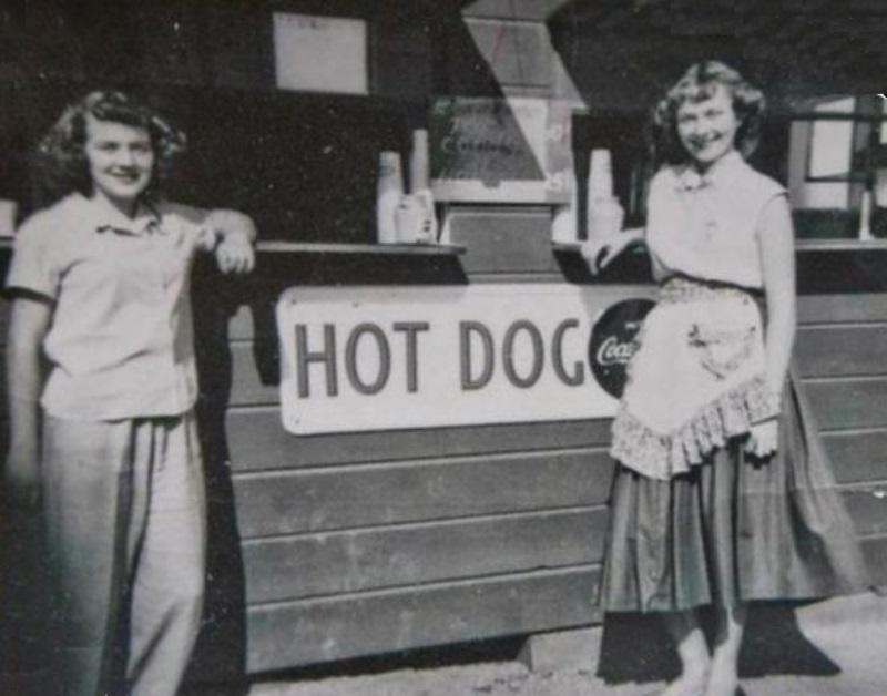 Punky Tuttle (l) & Pappy Hart's daughter, Jonie (r) at a Santa Ana Drags hot dog stand.jpg