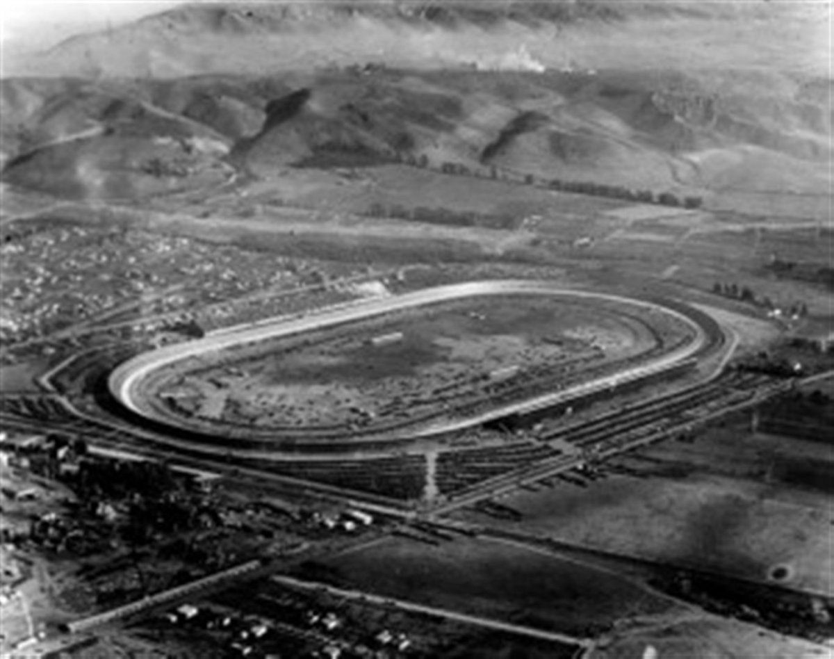 racetrack_1-300x237-Large1.jpg
