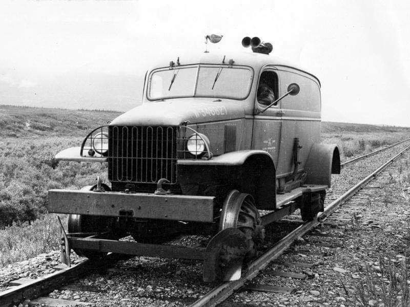 railroad-inspection-car-8.jpg