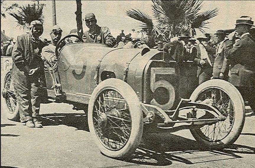 Ralph De Plma in mercer at 1913 Corona 300.JPG