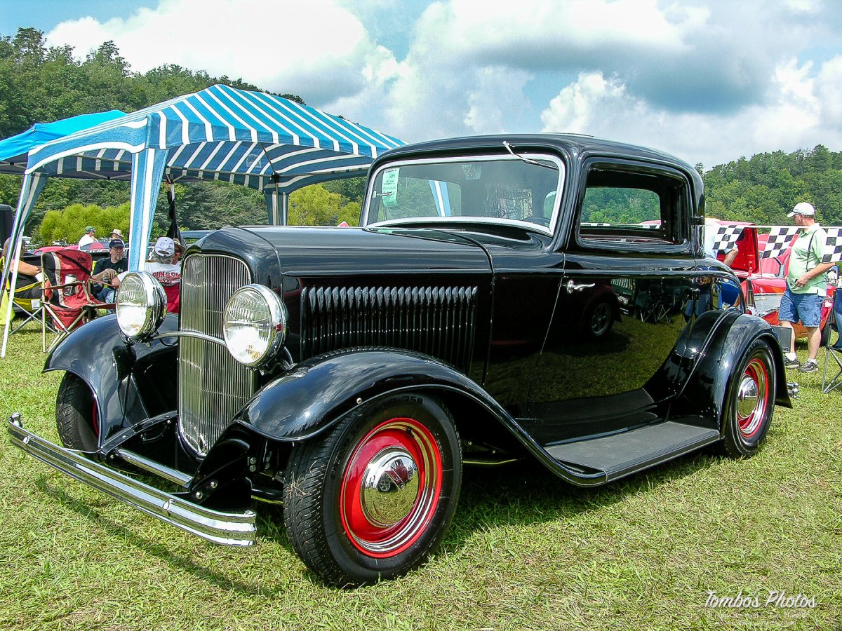 Randy's 3 window at Shades 2009.JPG