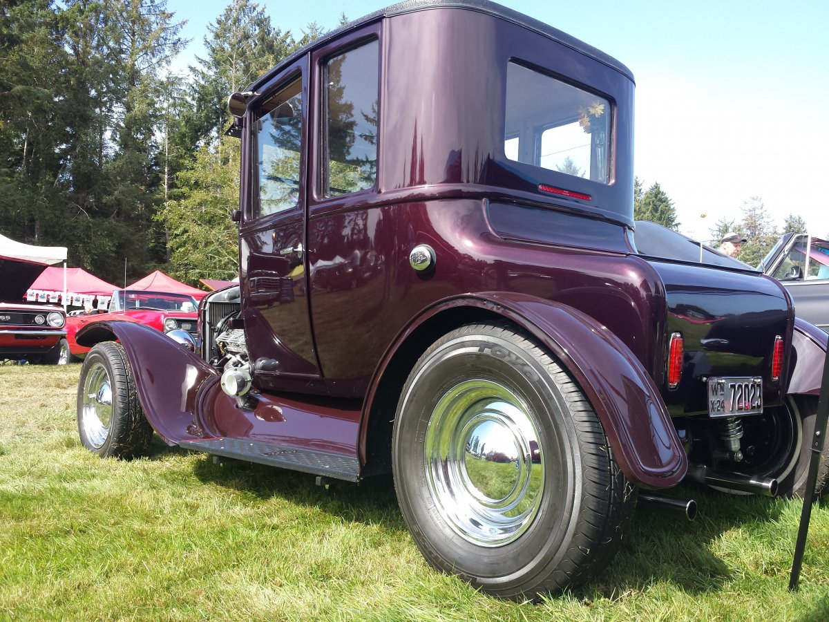 Rear qtr view.jpg