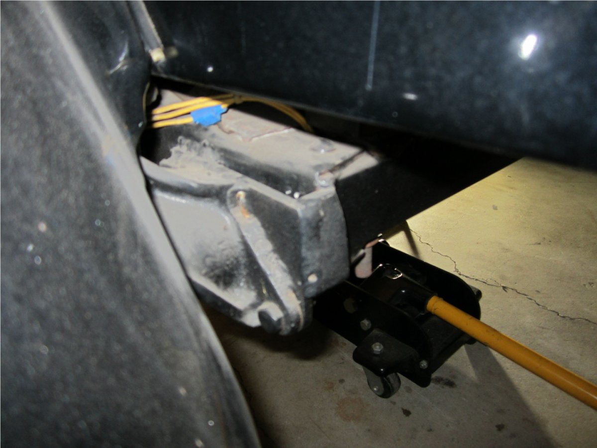 rear spring hanger-1.jpg
