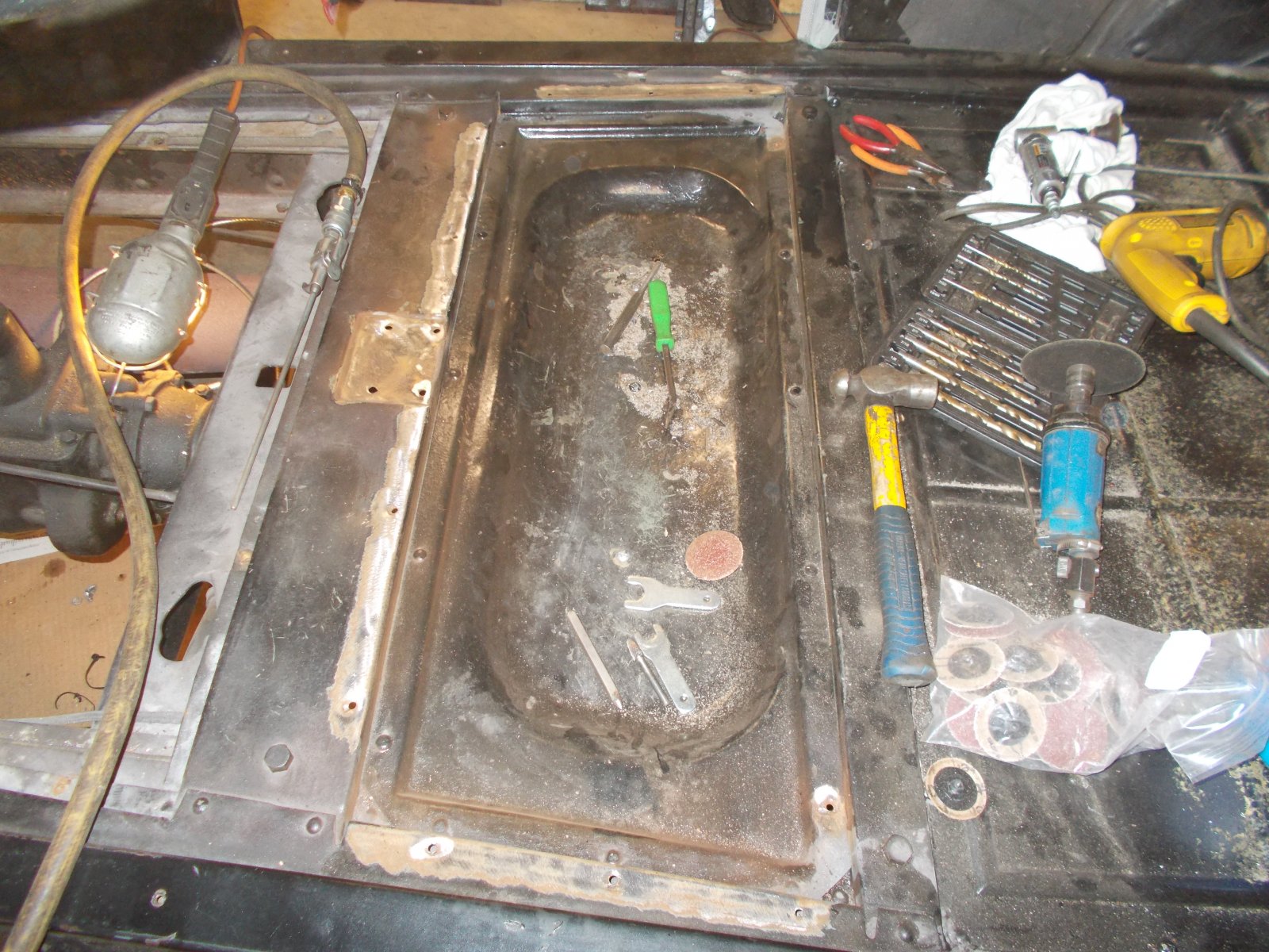 removing seat pan.JPG