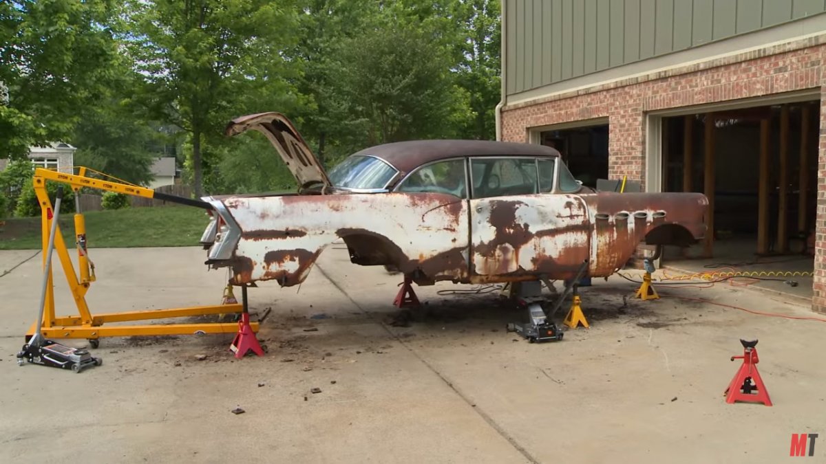 Roadkill-1956-Buick-body-on-a-C3-Corvette-chassis-04.jpg