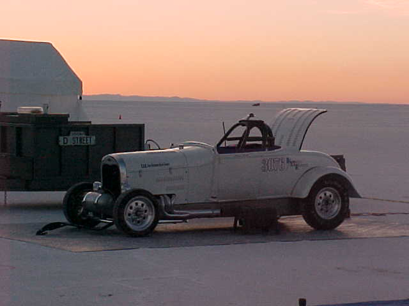 Roadster - Pits copy 2.jpg