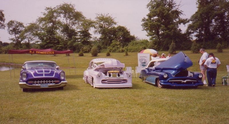 Rob n Debb Butler 50 Pontiac u Sled Scene East.jpg