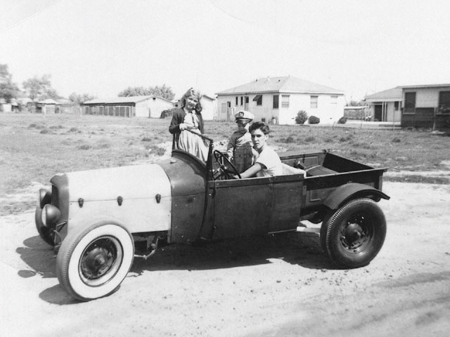 rodp_0812_03_z+1928_ford_model_a_roadster_pickup+side_view.jpeg