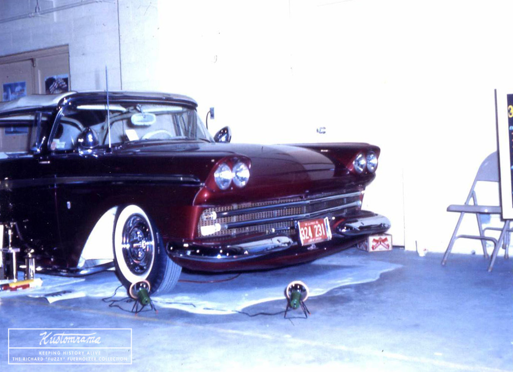 Ron-volpe-1957-ford-convertible-custom9.jpg