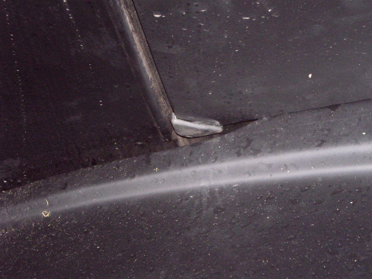 rubber hood corners 002.JPG