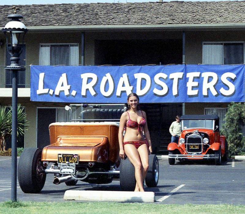 Rudy Perez' Dragmaster T with flames  (Roadster Roundup).jpg