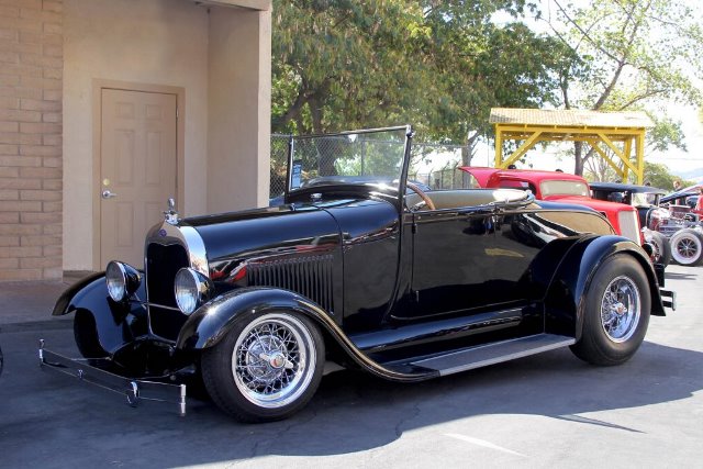 Scotty Strebel's 'Chuck Hoffman 1928 Roadster' (built by Fat Jack Robinson) at GG '14 WCN (2).jpg