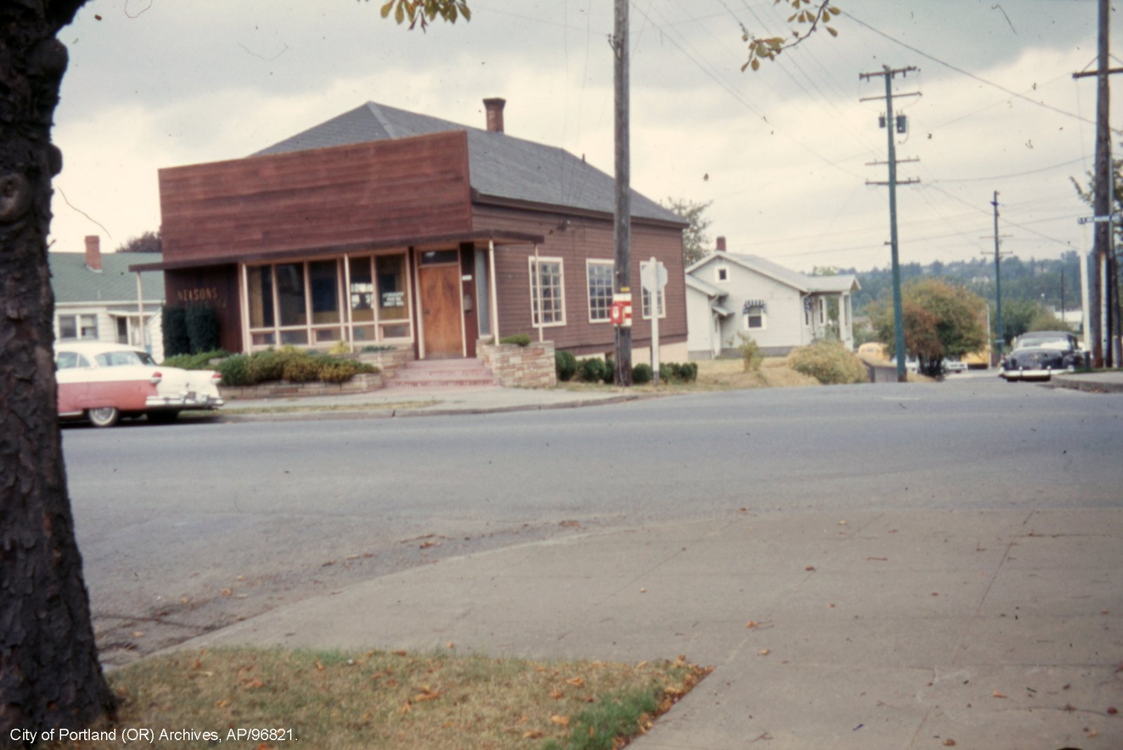 SE Milwaukie Avenue and SE Knight Street, 1965.jpg