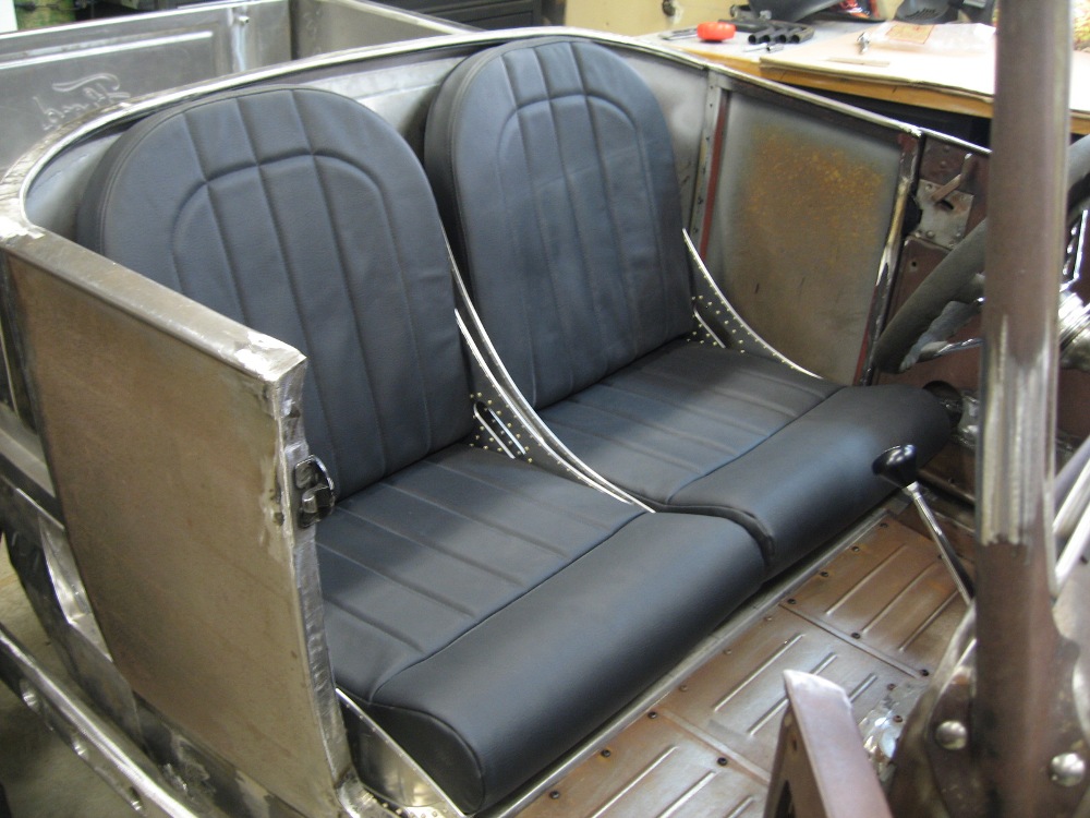 seats and tank 003 (2).jpg