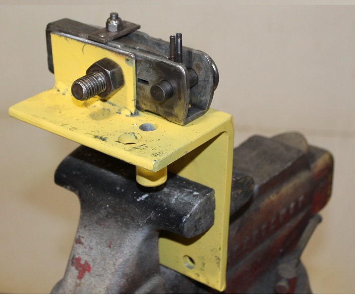 selector pin removal.jpg