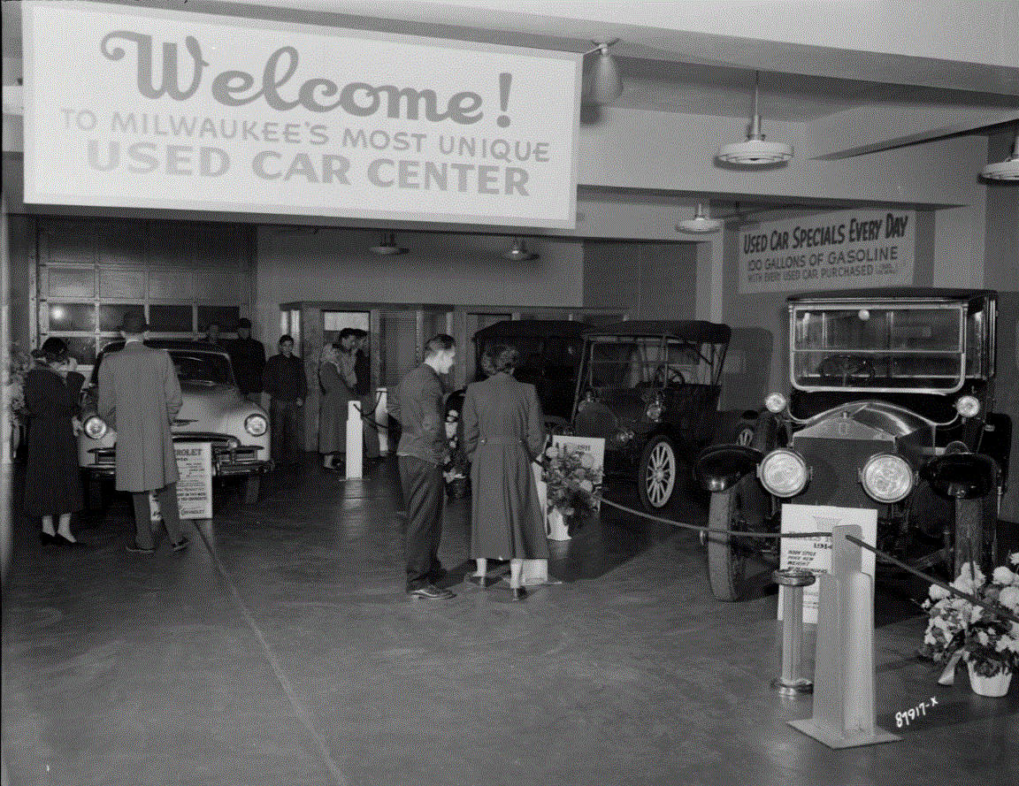 ShowRoom1.GIF