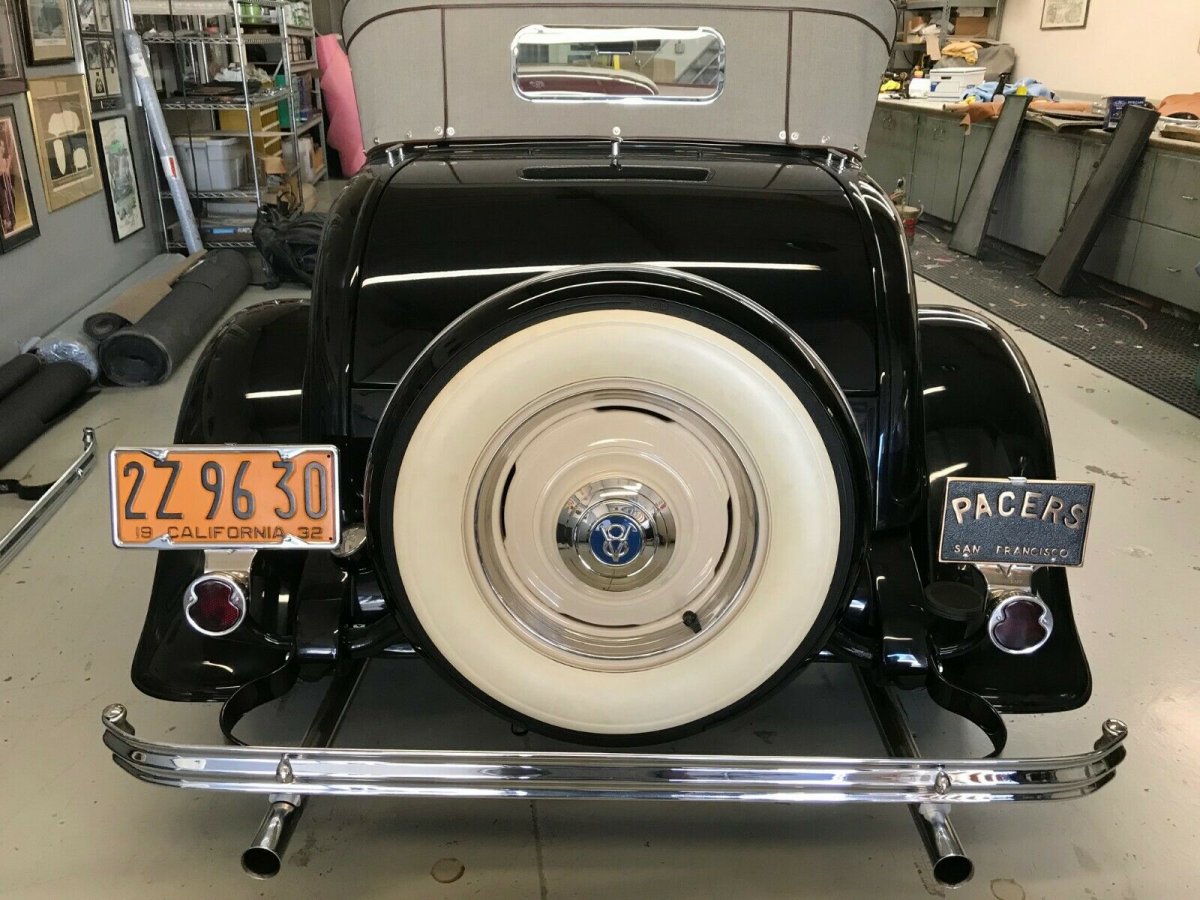 Sid Chavers Resto-Rod Deuce Roadster (6).jpg