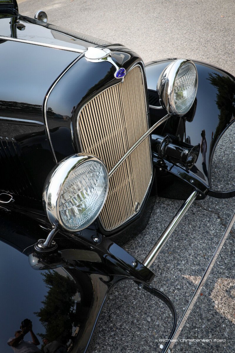 Sid Chavers Resto-Rod Deuce Roadster (8).jpg
