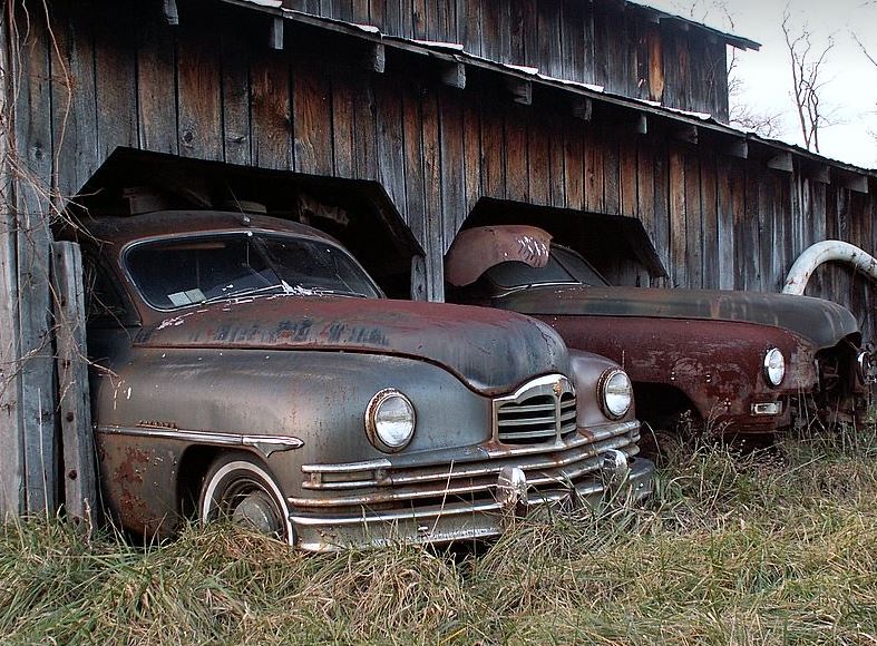 sitting and rotting 50 packard.JPG