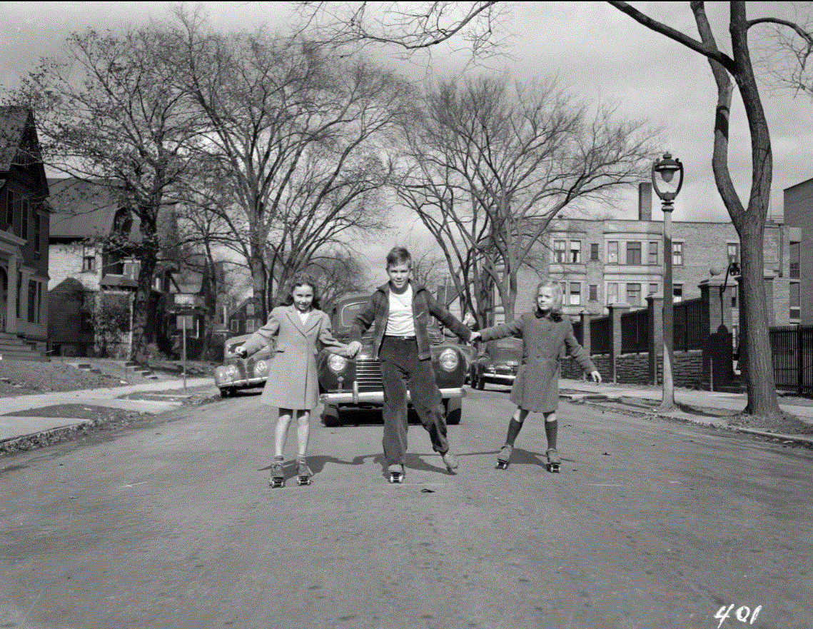 Skaters.GIF
