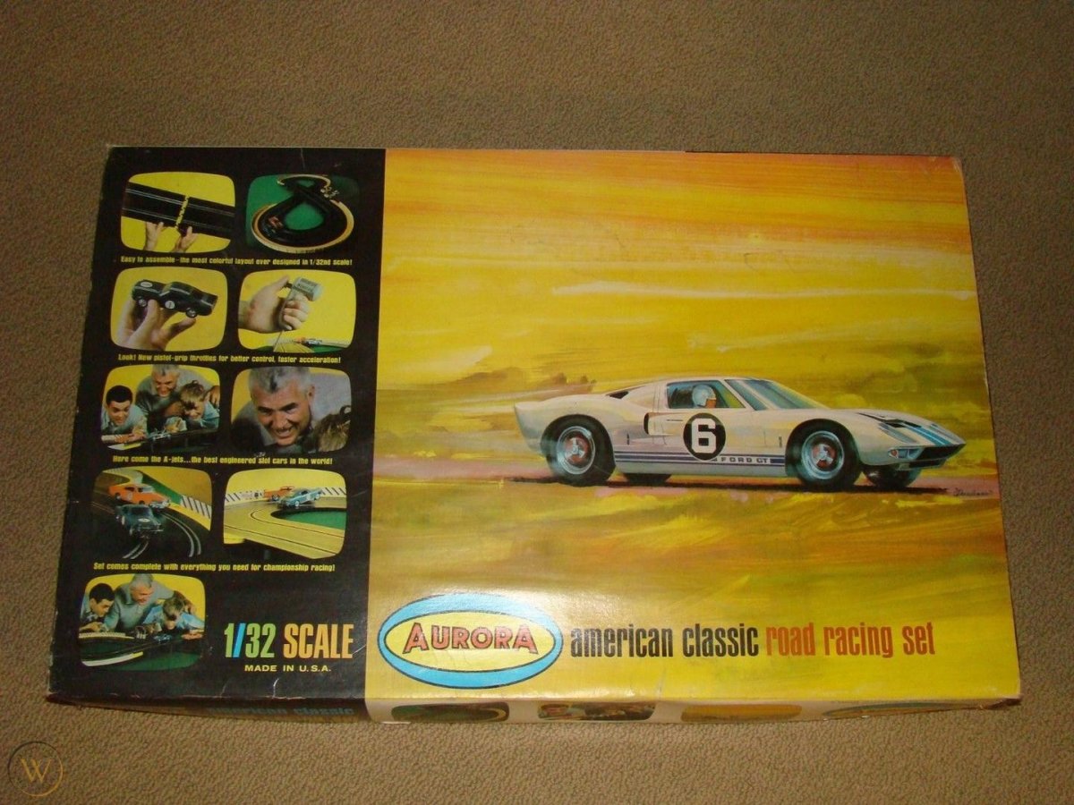 slot cars-1.jpg