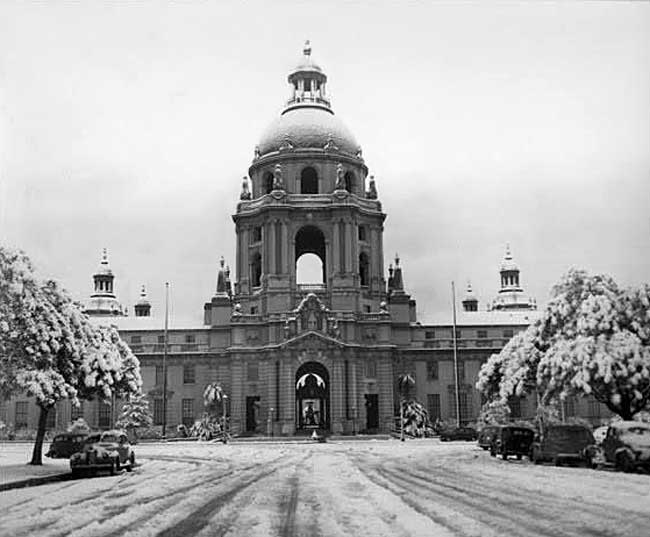 Snow-in-Pasadena-City-Hall-1949.jpg