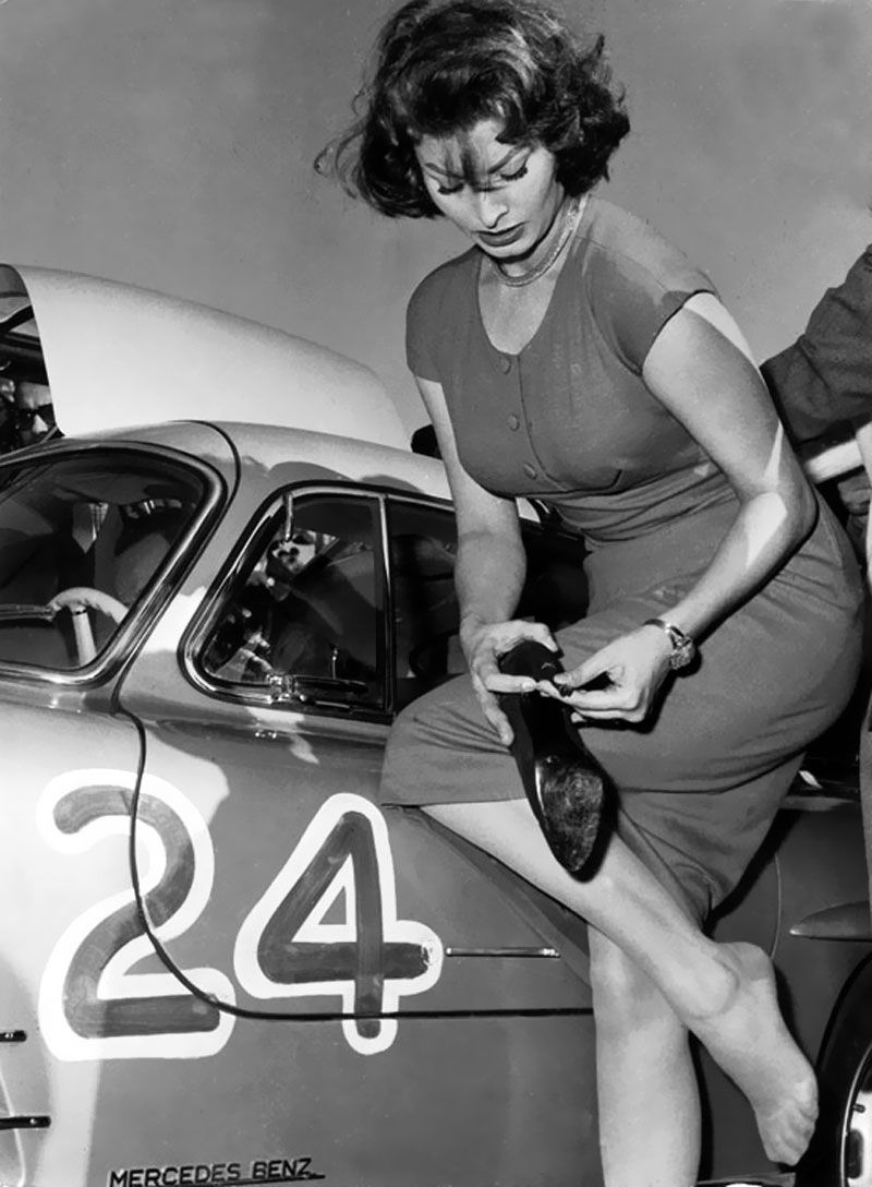 Sophia-Loren-Gullwing.jpg