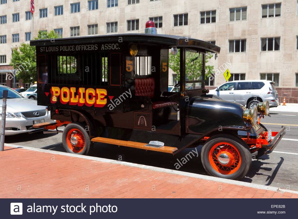 st-louis-police-officers-association-vintage-police-paddy-wagon-usa-EPE82B.jpeg