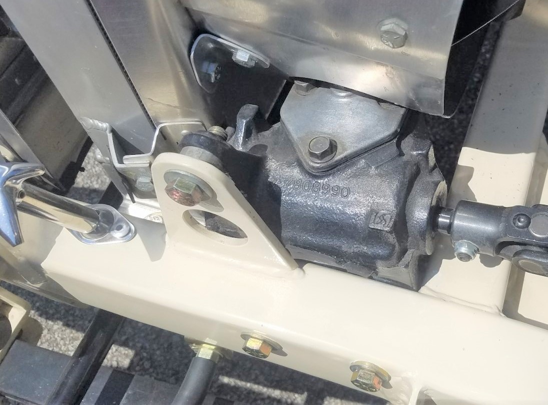 steering box speedster (3).jpg