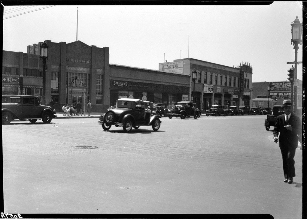 Street Scenes of Los Angeles in the 1930s (11).jpg