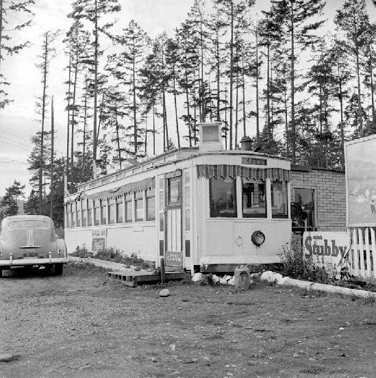 Streetcar Diner Outside1.jpg