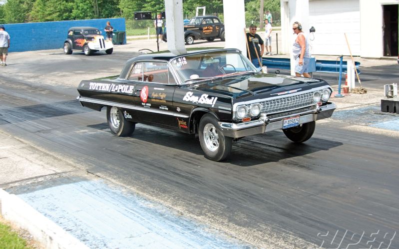 sucp_1012_03+2010_fred_totten_memorial_shootout+1963_chevy_impala_ss.jpg