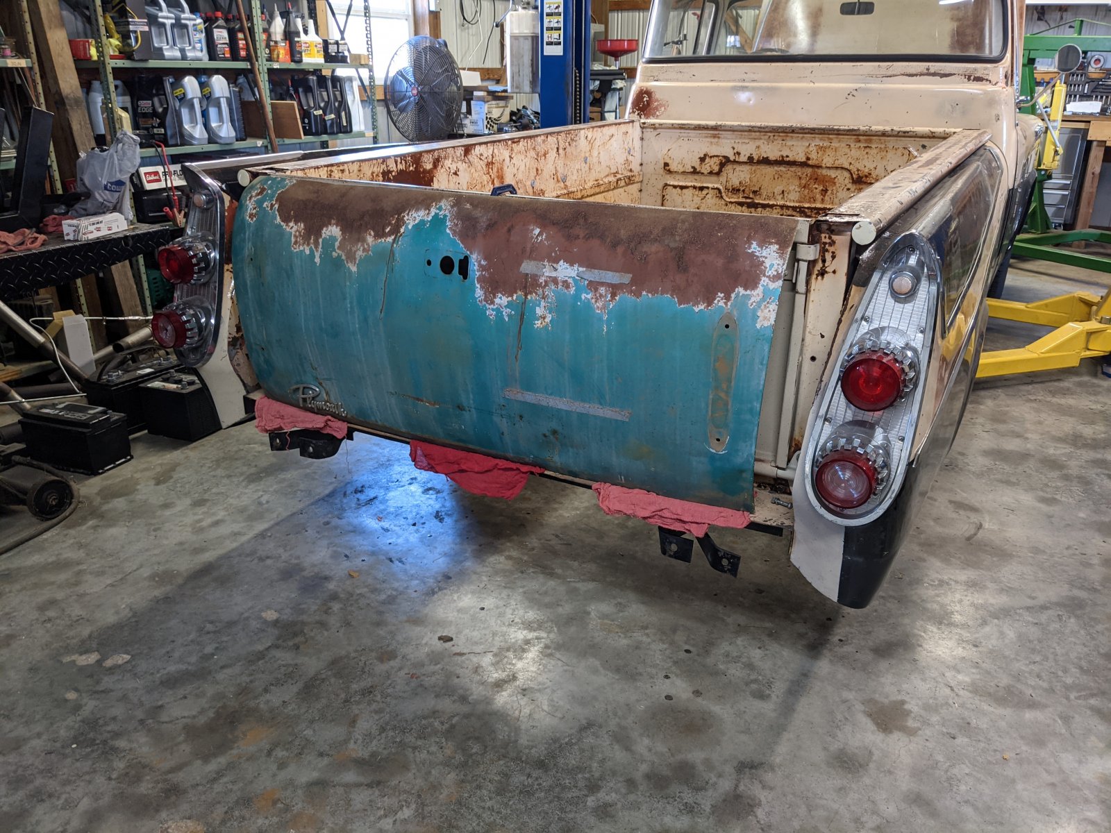 Tailgate2.jpg