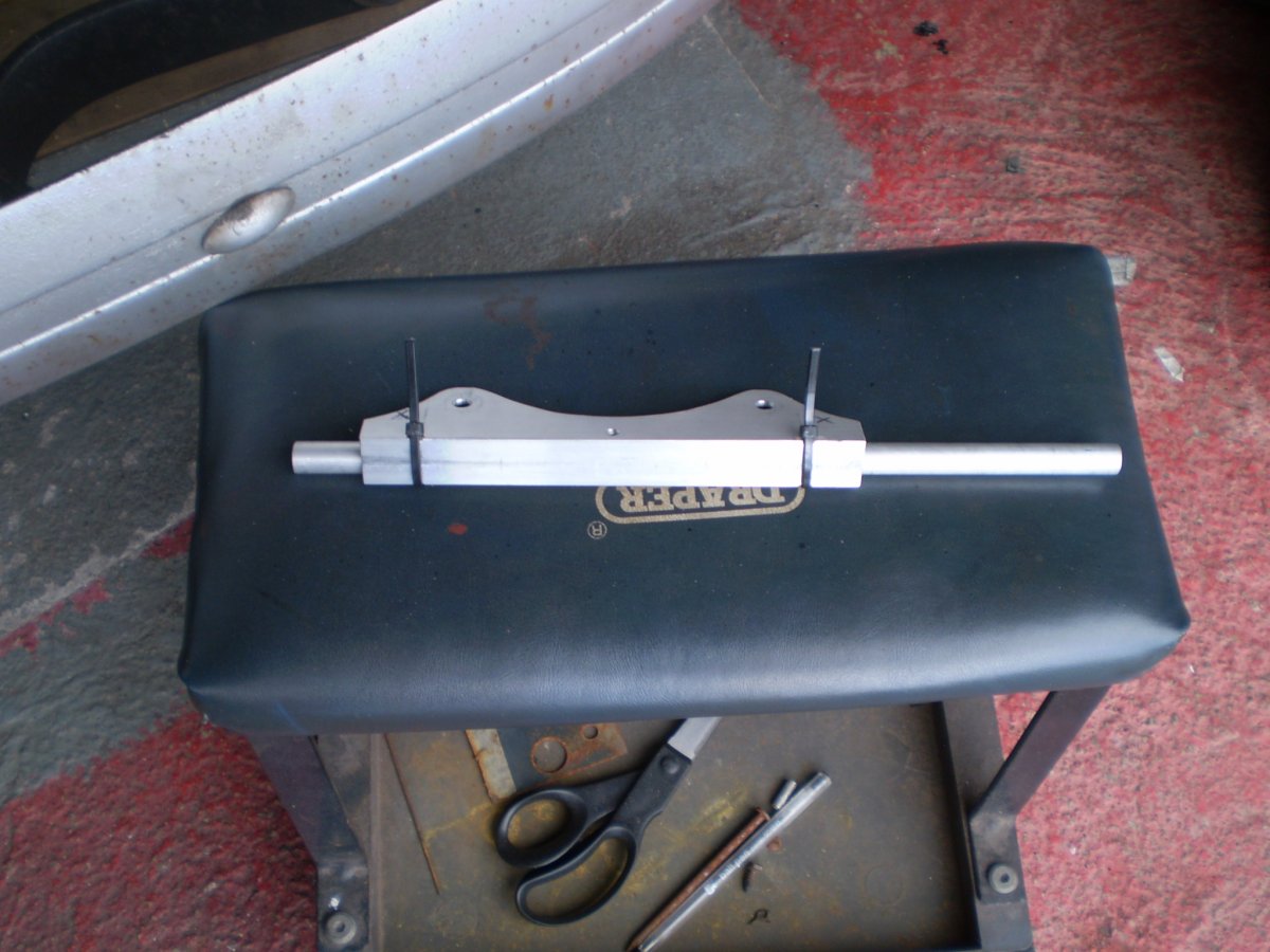 temp gauge probe bkt 003.JPG
