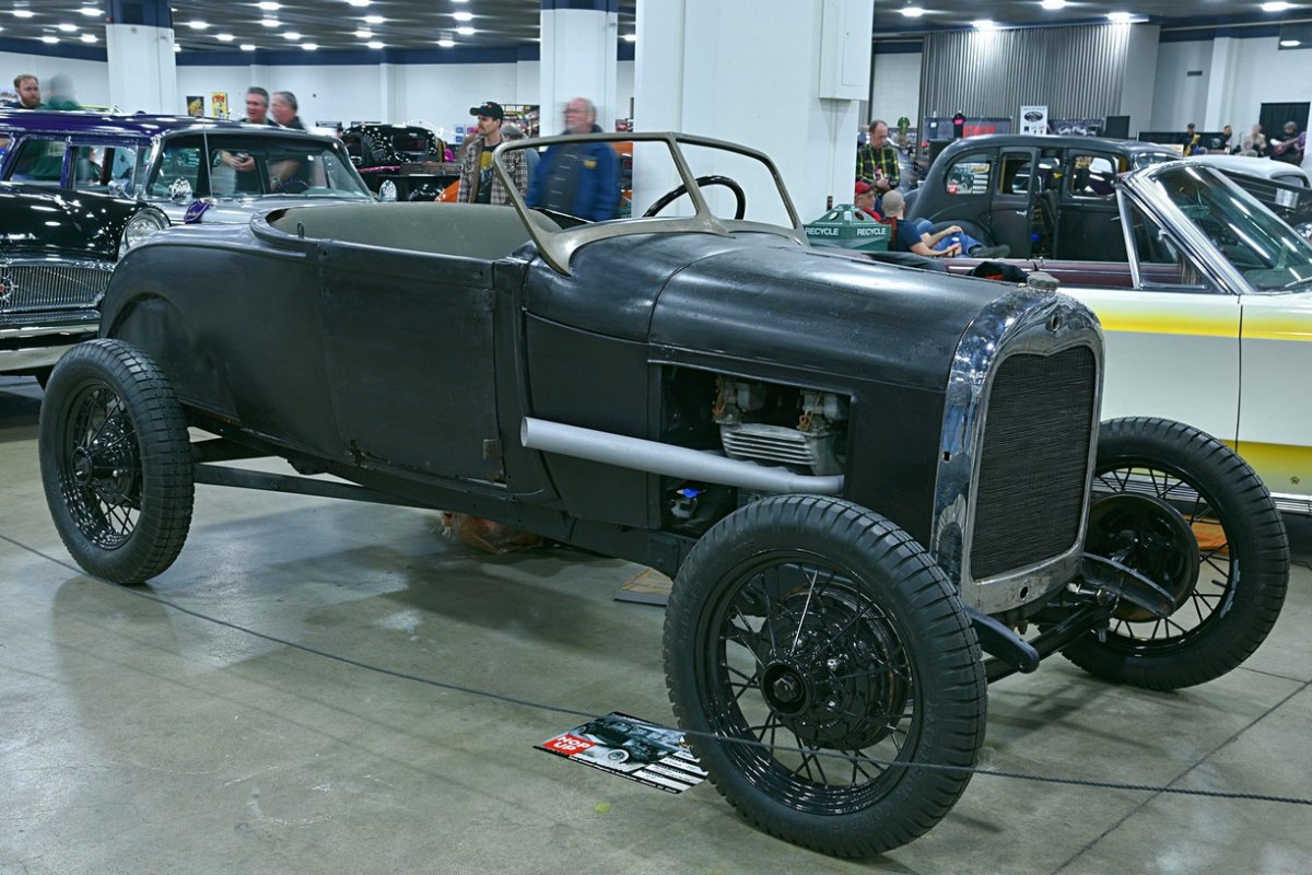 test027-2018-detroit-autorama-ford-model-a-roadster-under-contructionNresize1.jpg