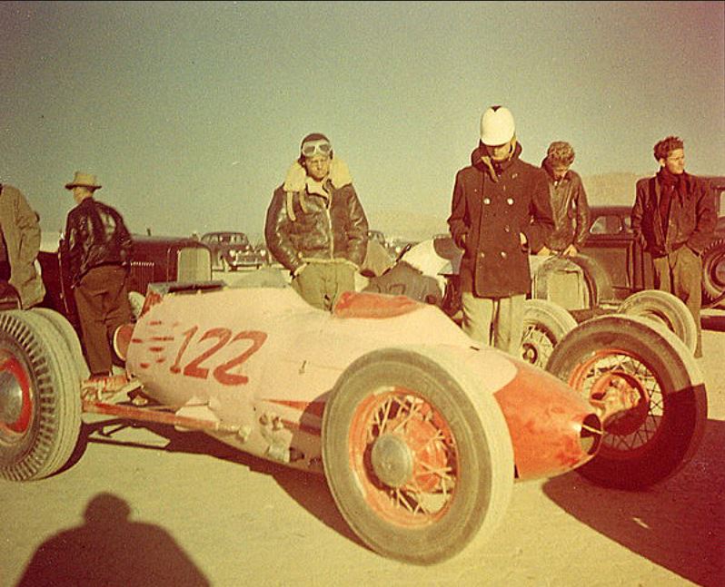 The 1st 'Belly Tank' Lakester built by Bill Burke 1946.JPG