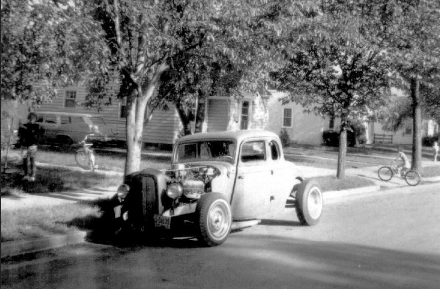 The above 1934 Ford John and Ron Roe p.JPG