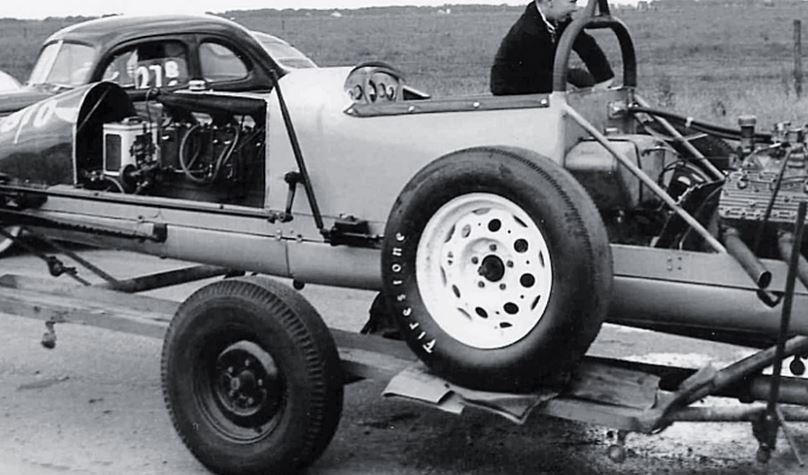 The Cull & Sterbenk twin flathead-engined dragster garnered.JPG