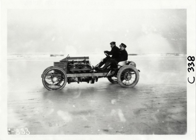 The mighty 1908 Darracq that hammered the sand with its thundering V8 engine..jpg