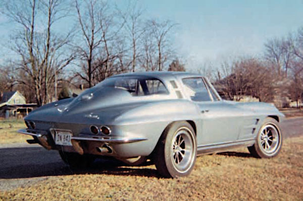 This 1964 Corvette has a 327-ci engine, rate.jpg