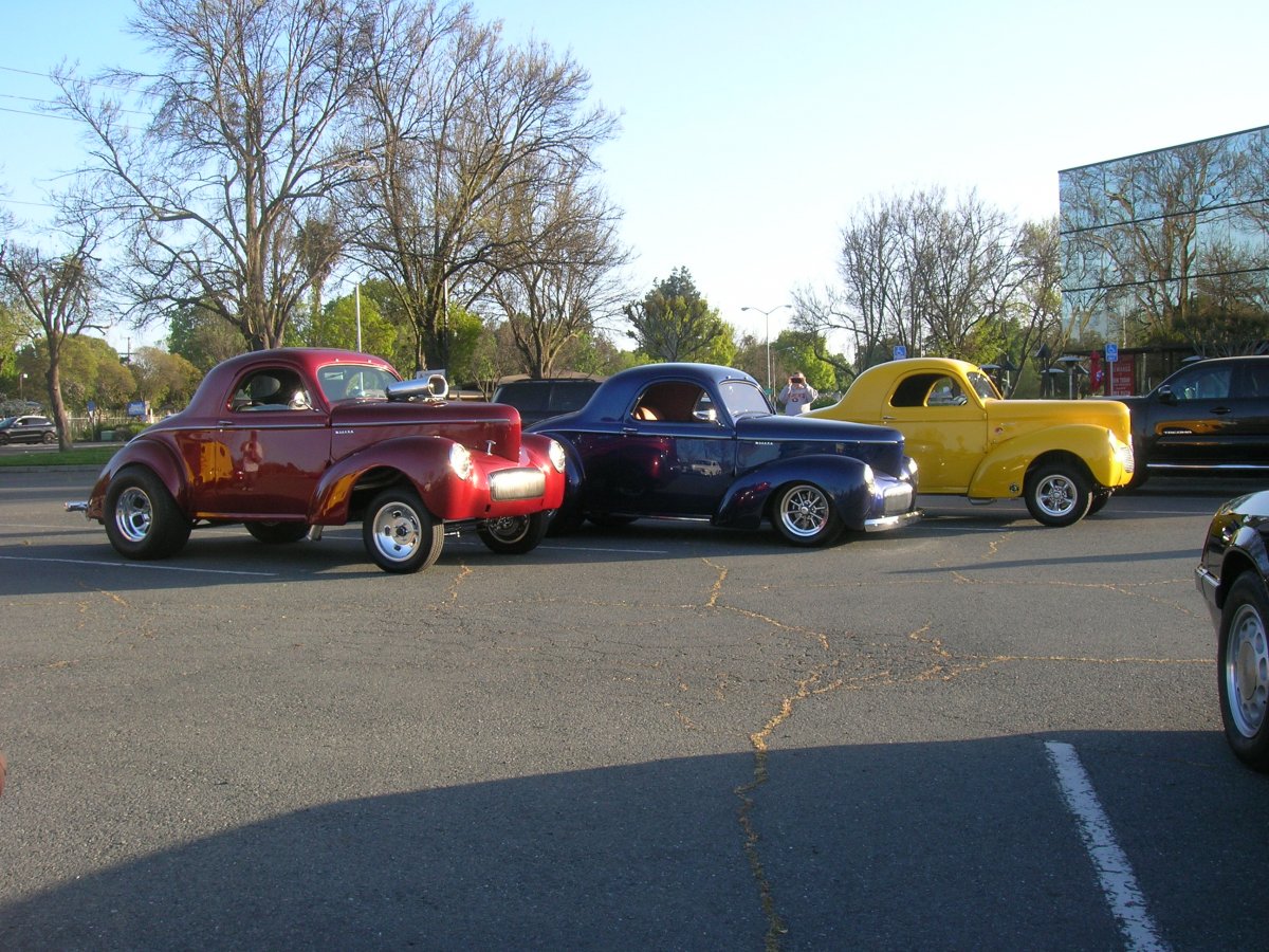 Three steel coupes 020.JPG